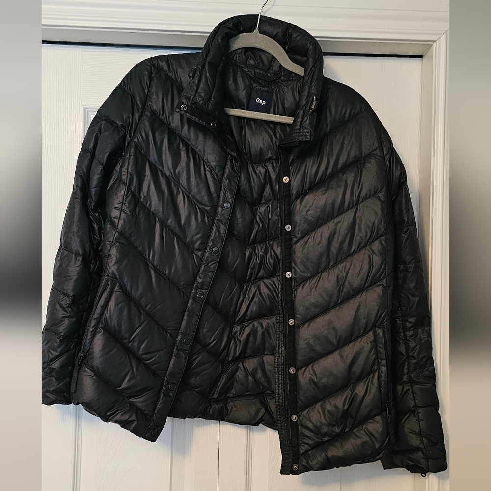 GAP Black Quilted Puffer Jacket with Chevron Design